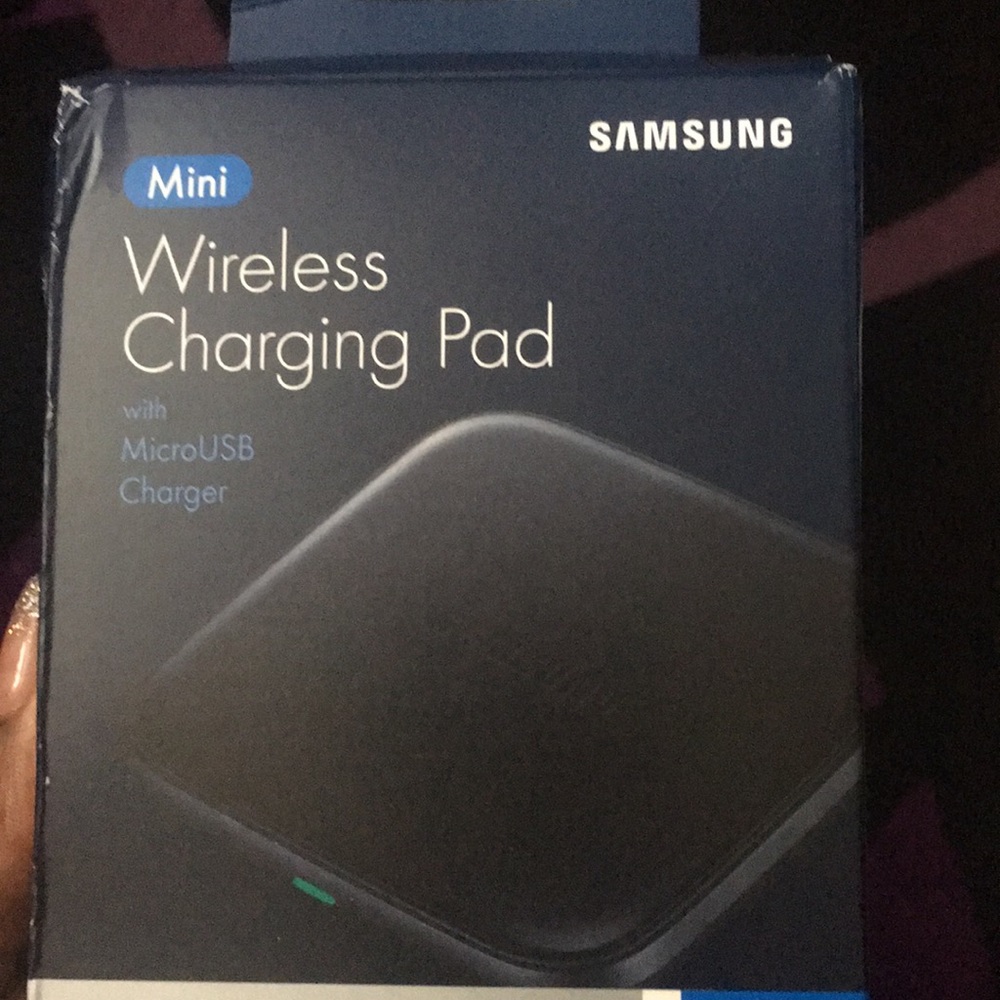Samsung wireless charging pad